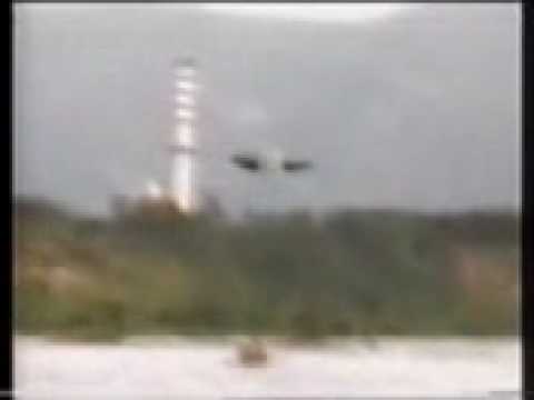 Ιπτάμενος Δίσκος Πάνω Από Ποταμό της Ιταλίας