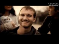 Ο Νικ Βούισιτς τραγουδά το Κάτι περισσότερο